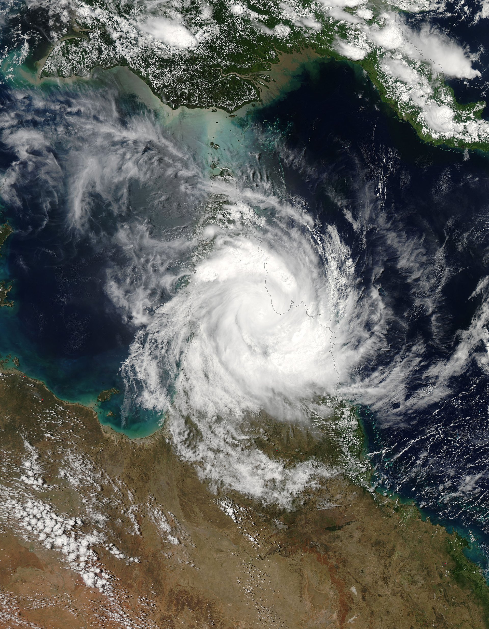 Predicting rainfall from tropical cyclones and hurricanes