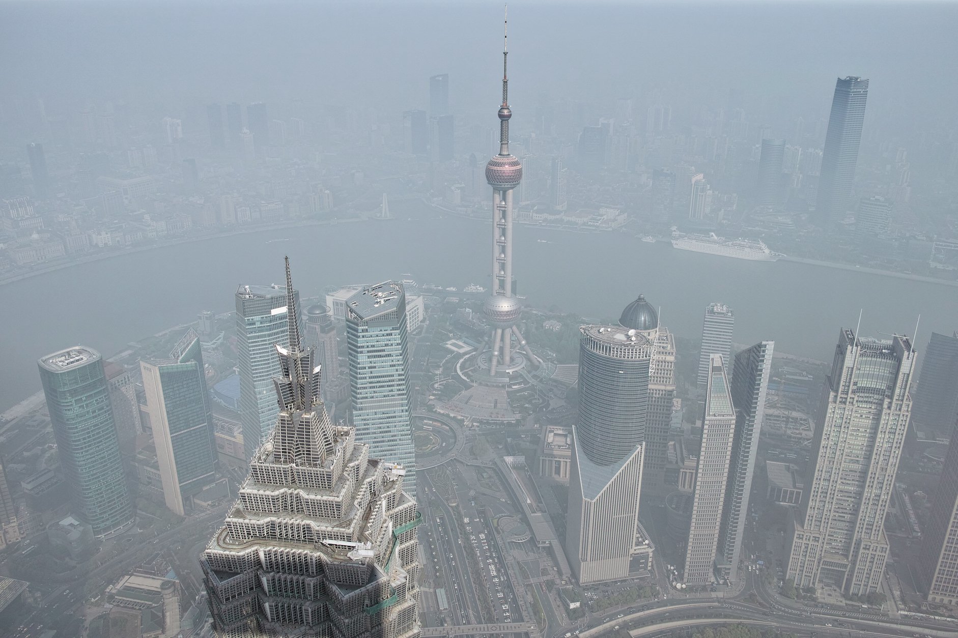 Air pollution particles can travel from lungs to bloodstream