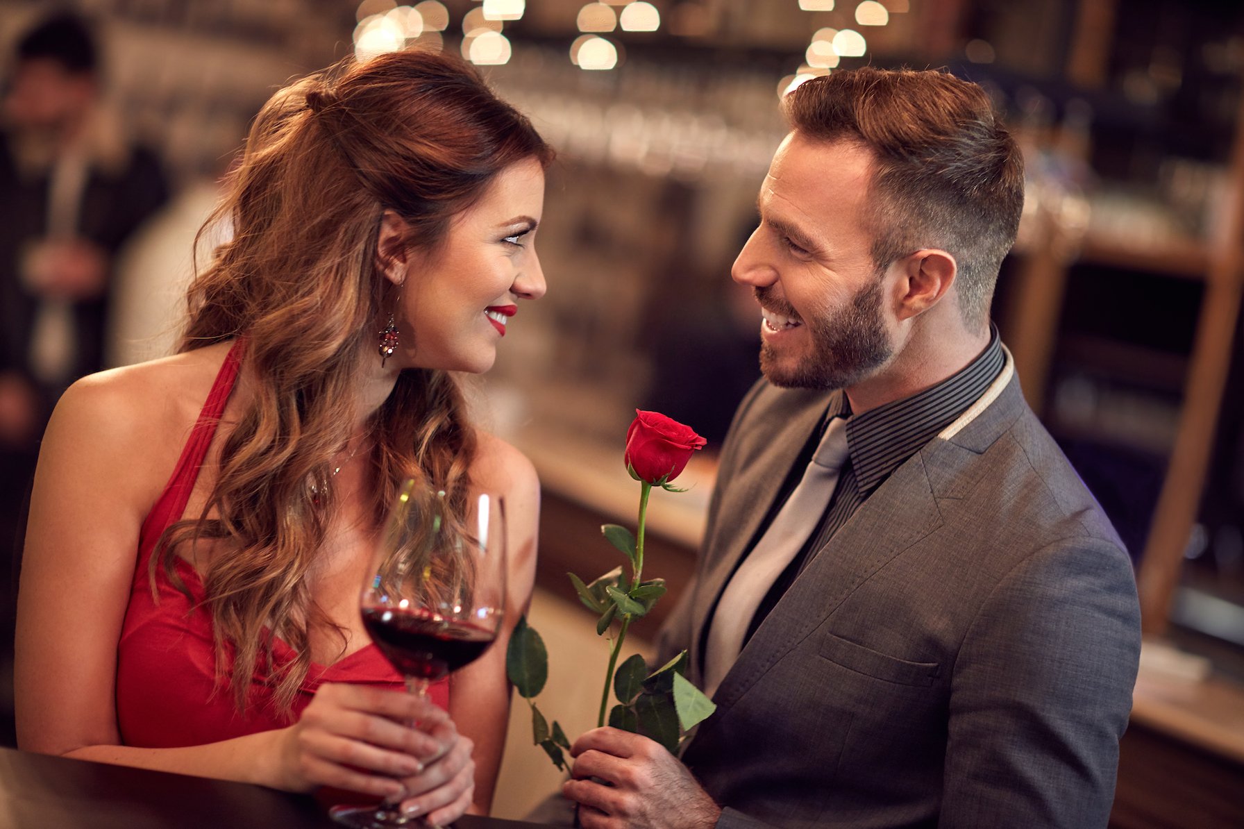 Study: Attraction based on more than looks, includes voice, smell