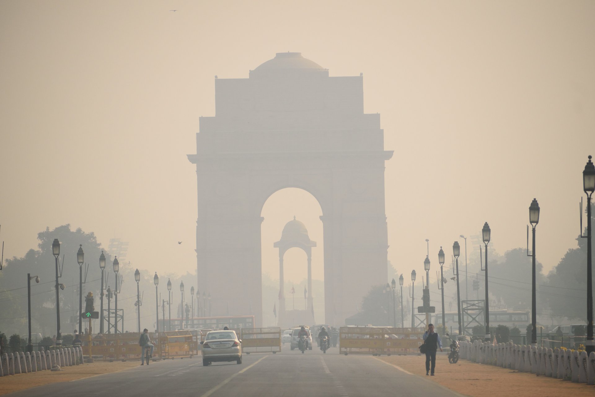 Fog delays holiday travel in New Delhi