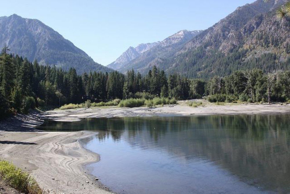 Western snowpacks shrank dramatically over past century