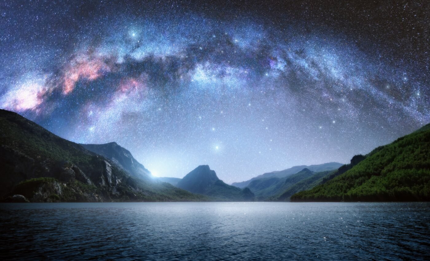 Building blocks of life found at the heart of the Milky Way