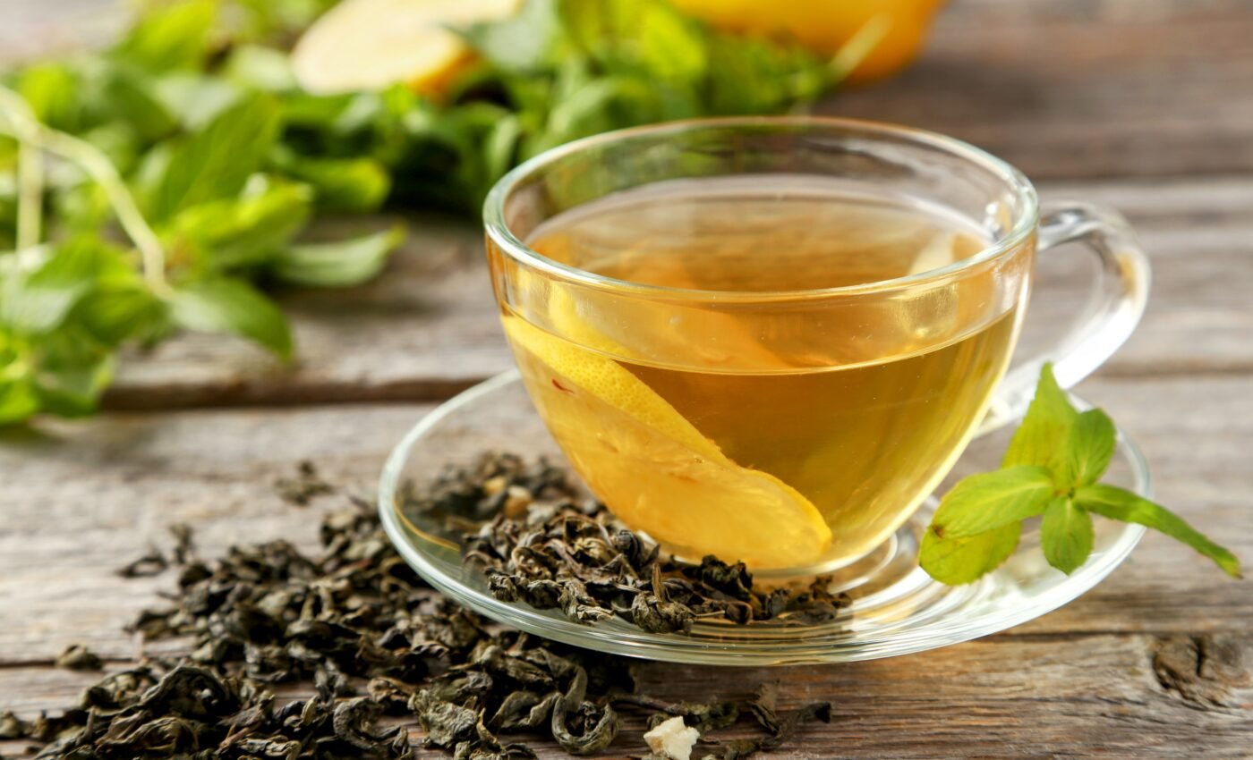 Green tea extract lowers blood sugar and improves gut health