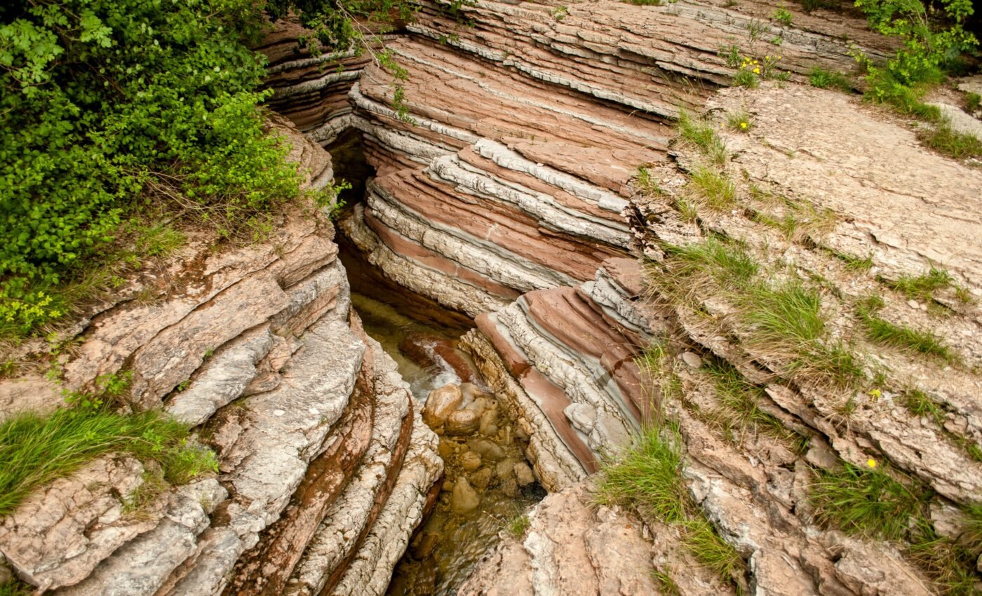 Oxygen may have come from ancient rocks of early Earth