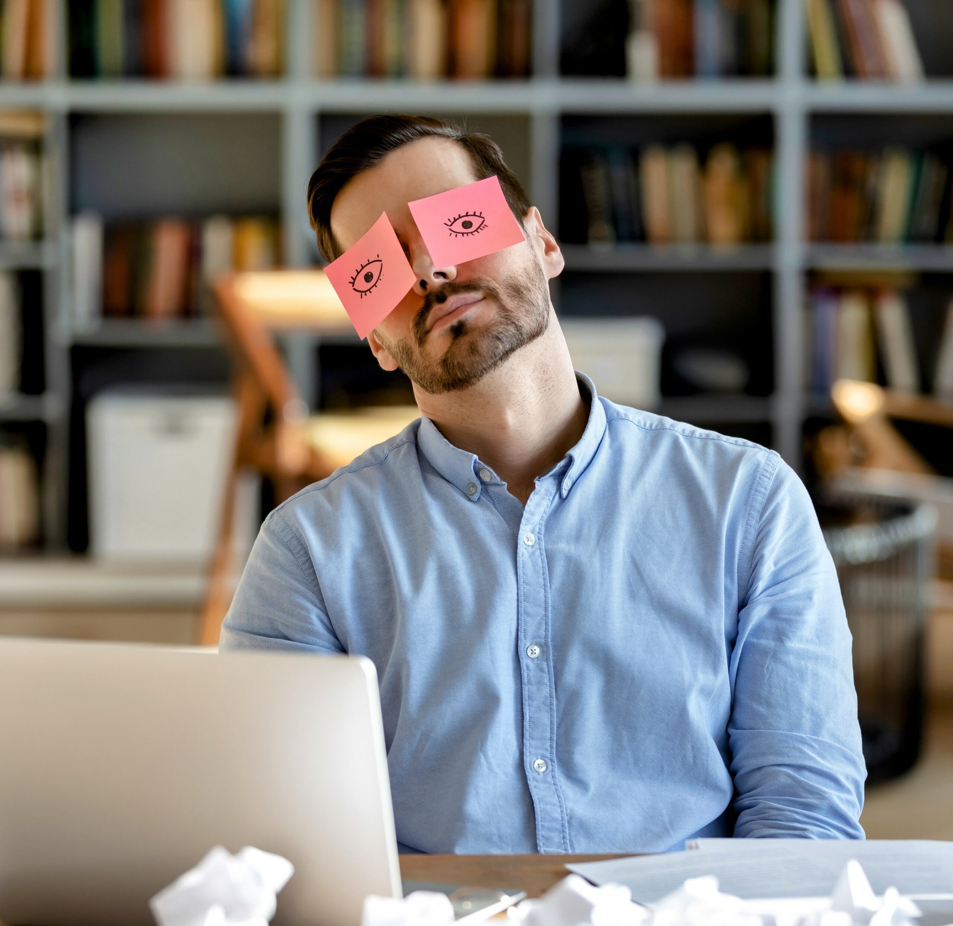 Adults spend a decade of their lives on “autopilot”