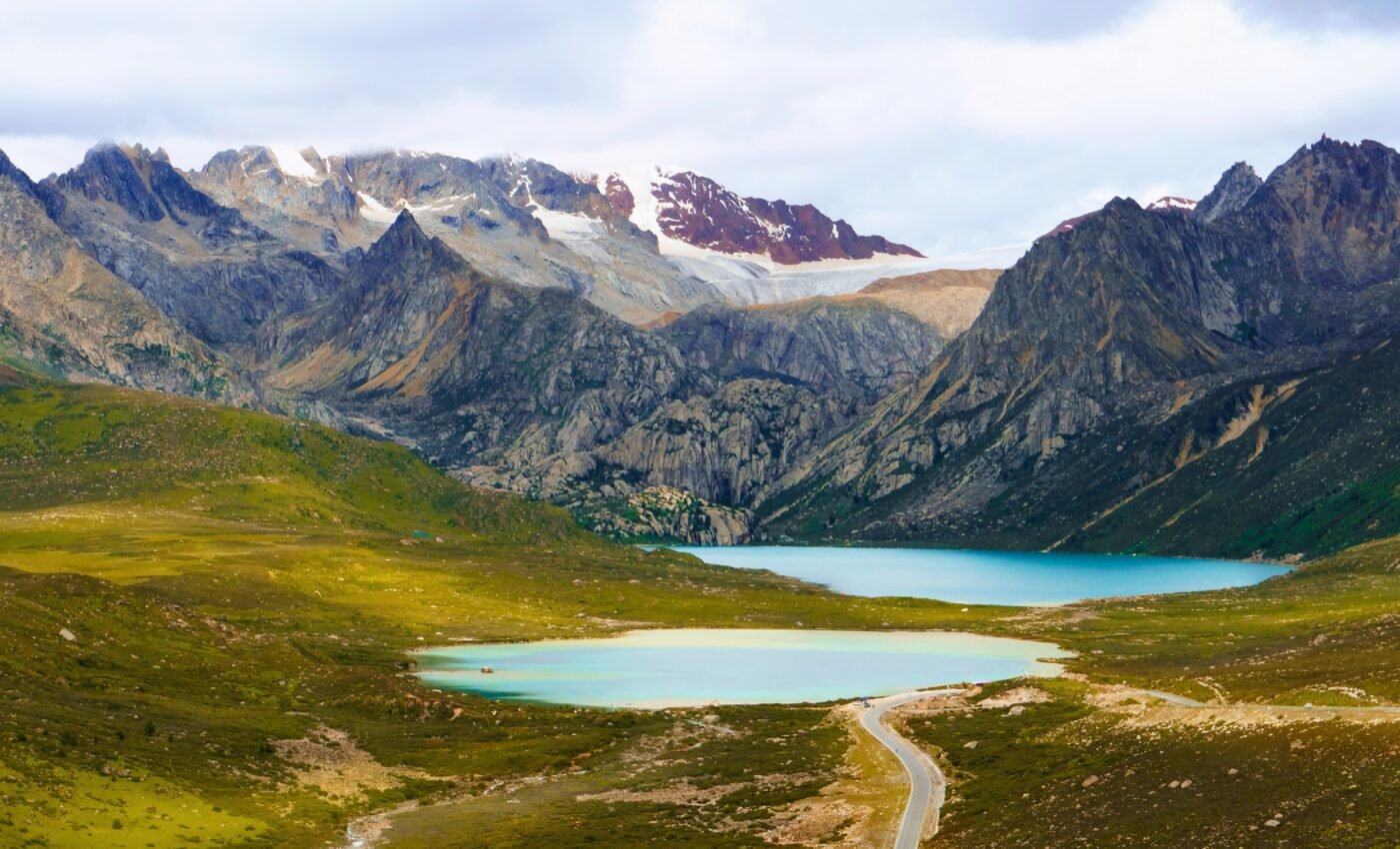 Black carbon fuels glacial loss on the Tibetan Plateau
