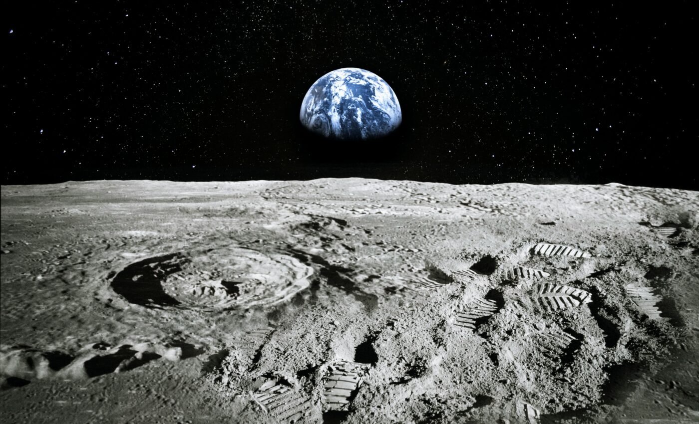 How can we keep up with the time on the Moon?
