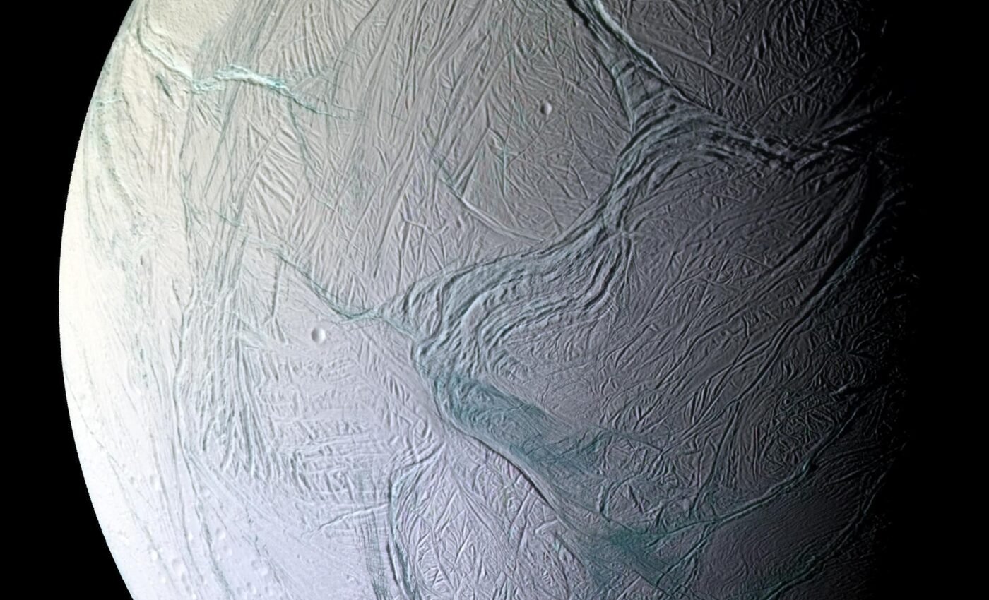 Life on Saturn’s moon Enceladus? Massive water plume has scientists wondering