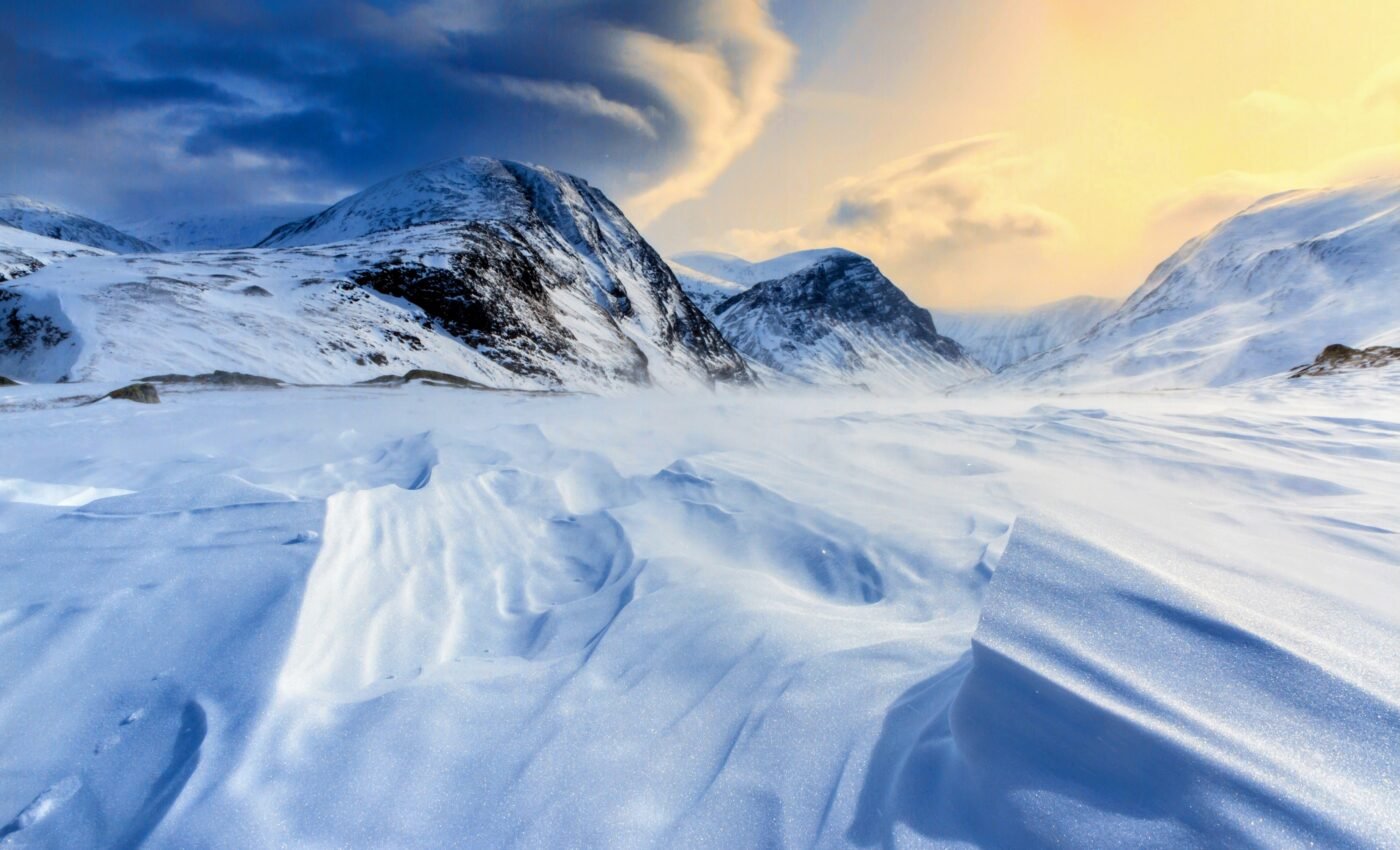Blowing snow plays an important role in Arctic warming
