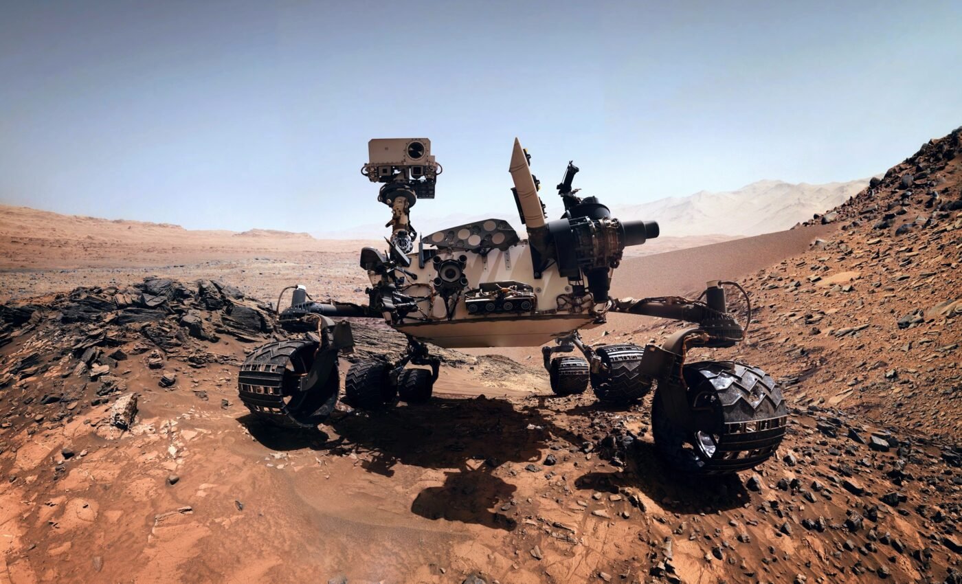NASA's Curiosity Rover explores Mars ridge with intriguing watery past