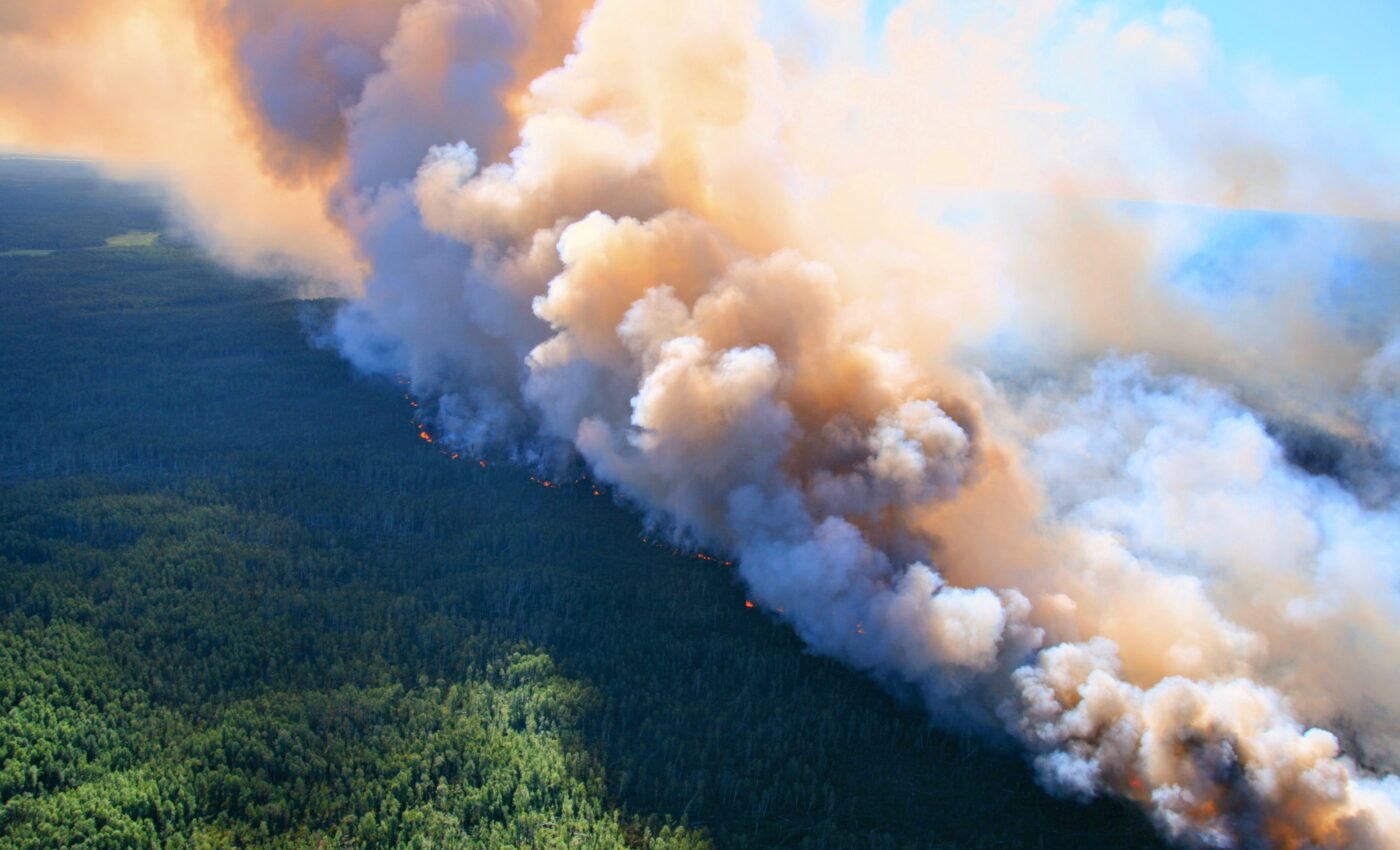 Wildfires amplify risks for socially vulnerable populations in Western states