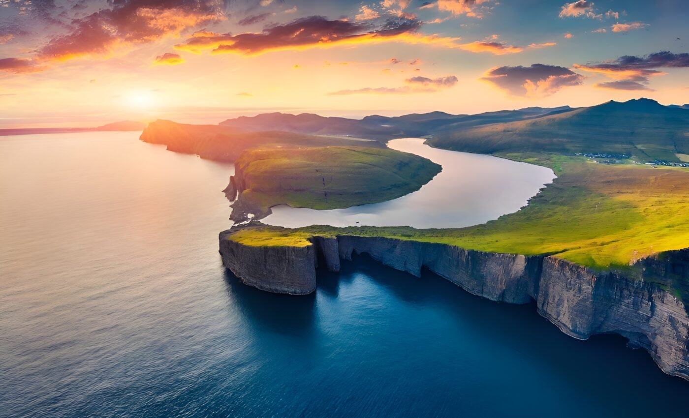 Biodiversity time machine reveals a century of biological change